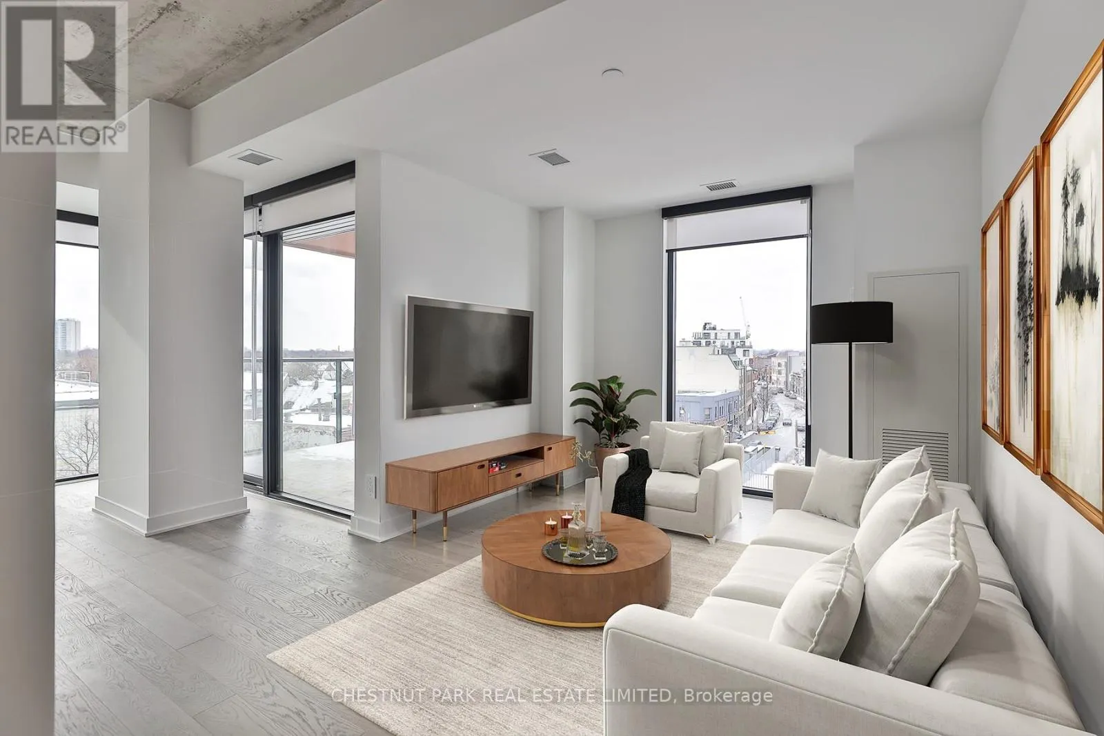 Apartment for rent: 508 - 2720 Dundas Street W, Toronto, Ontario M6P 1Y2