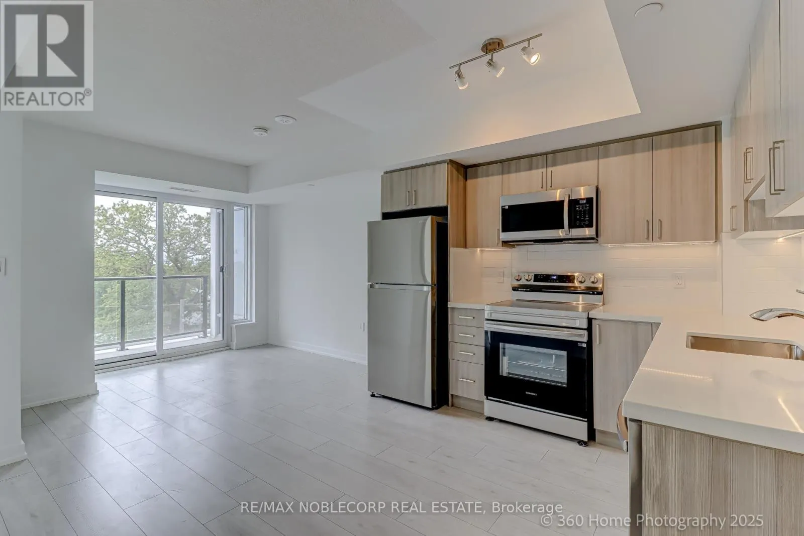 Apartment for rent: 508 - 556 Marlee Avenue, Toronto, Ontario M6B 0B1