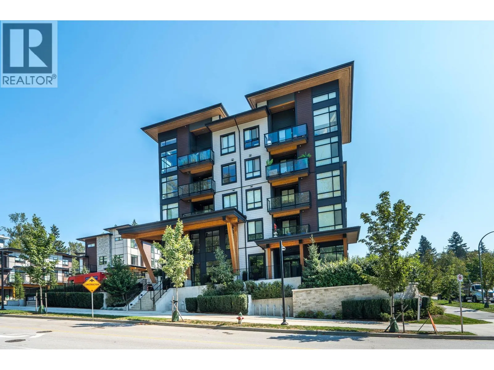 Apartment for rent: 508 6438 Byrnepark Drive, Burnaby, British Columbia V3N 0A1