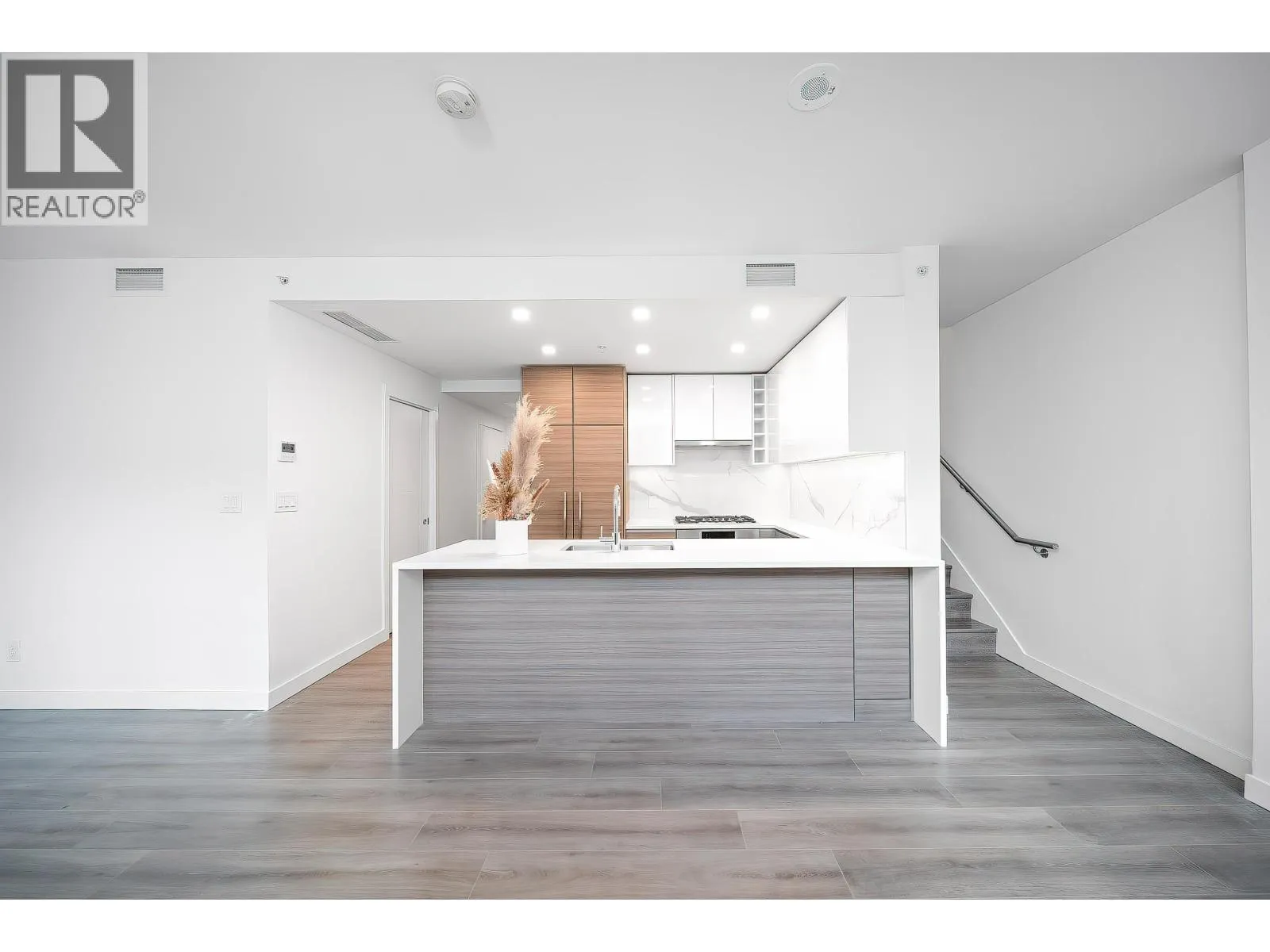 Row / Townhouse for rent: 508 823 Carnarvon Street, New Westminster, British Columbia V3M 0N5