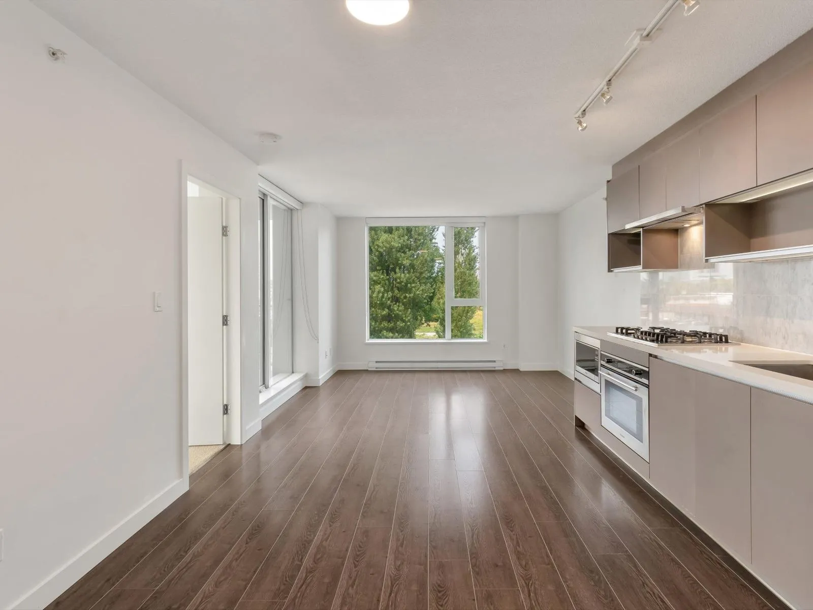 Apartment for rent: 509 13696 100 Avenue, Surrey, British Columbia V3T 0L5