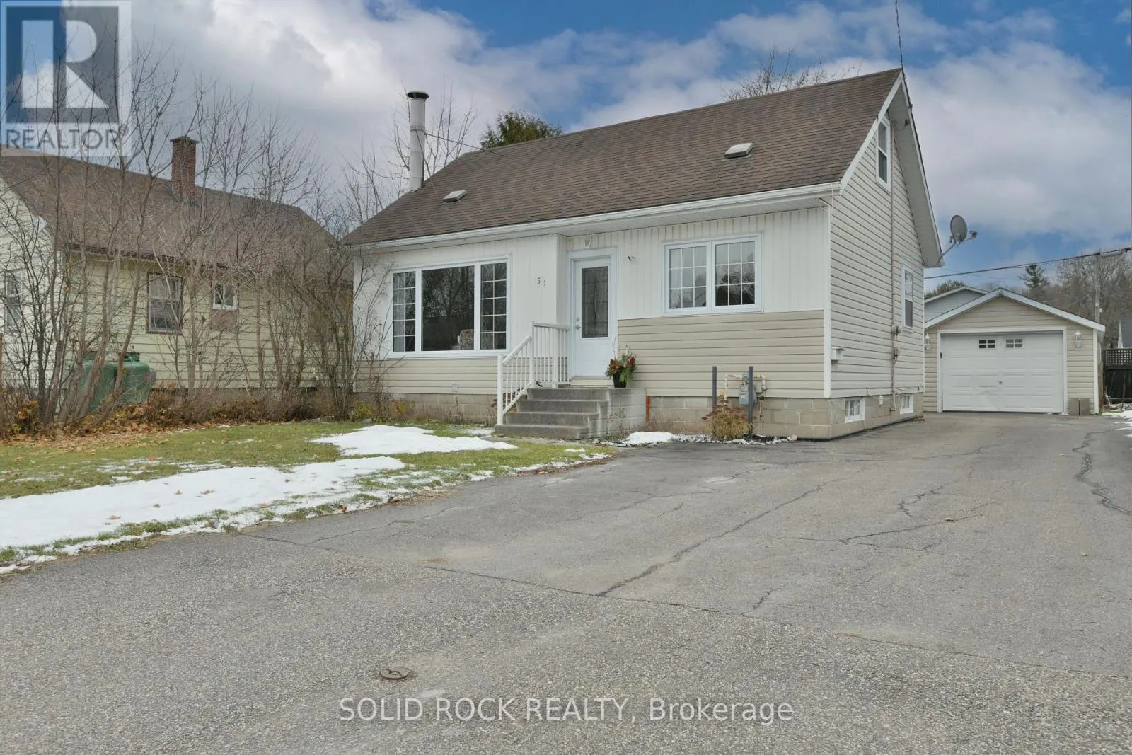 House for rent: 51 Barnet Boulevard, Renfrew, Ontario K7V 2M5