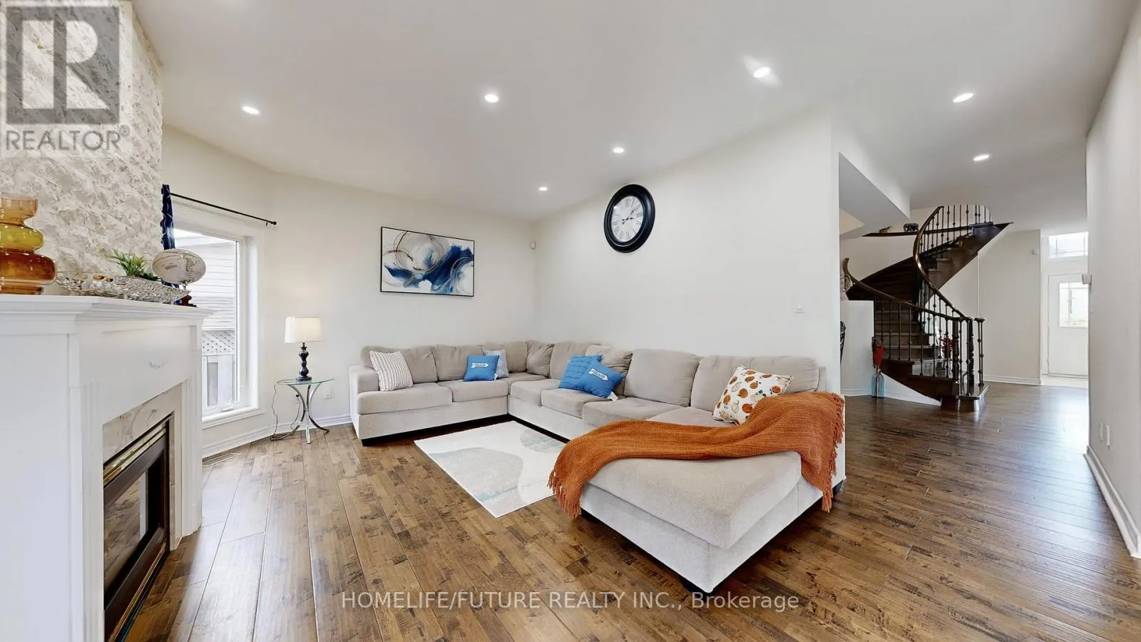 House for rent: 51 Estate Garden Drive, Richmond Hill, Ontario L4E 3V5