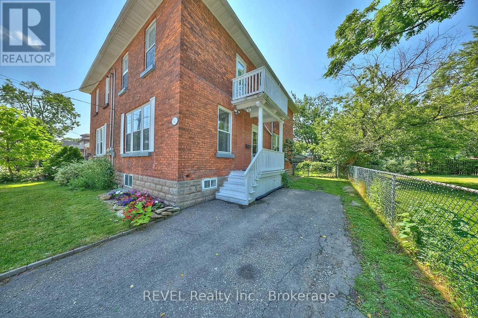 House for rent: 51 Grove Street, Welland, Ontario L3B 4B3