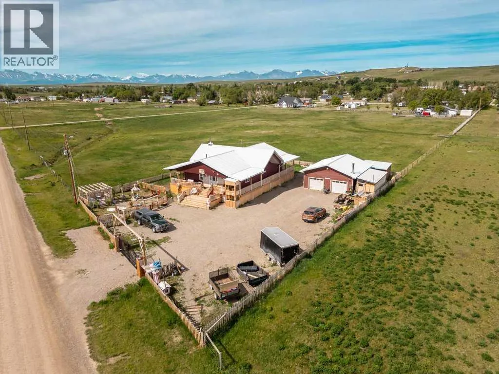 House for rent: 51 N 2 Street E, Hill Spring, Alberta T0L 1E0