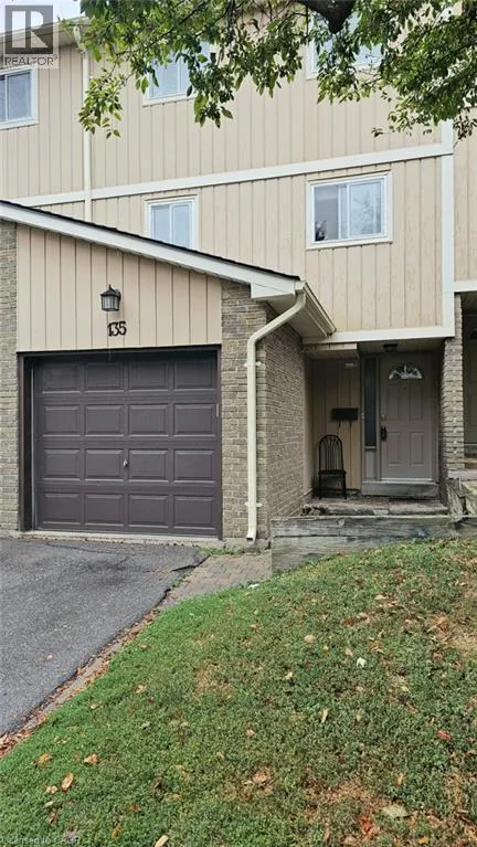 Row / Townhouse for rent: 51 Paulander Drive Unit# 135, Kitchener, Ontario N2M 5E5