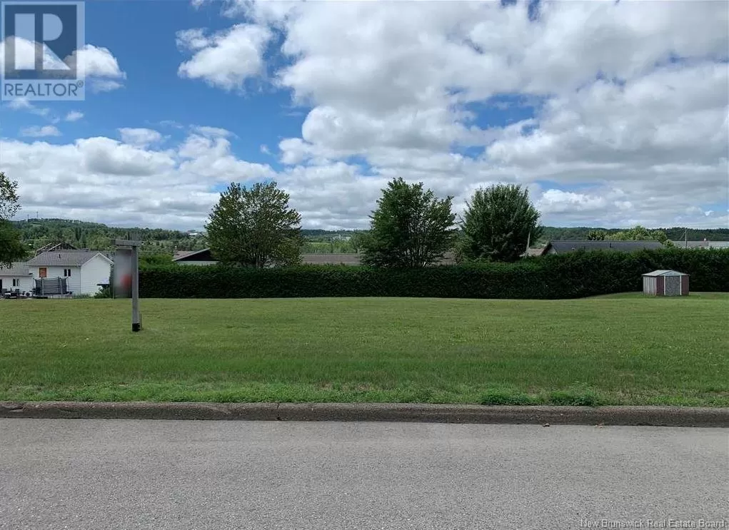 51 Rue Dominique, Grand-Sault/Grand Falls, New Brunswick E3Y 1A2