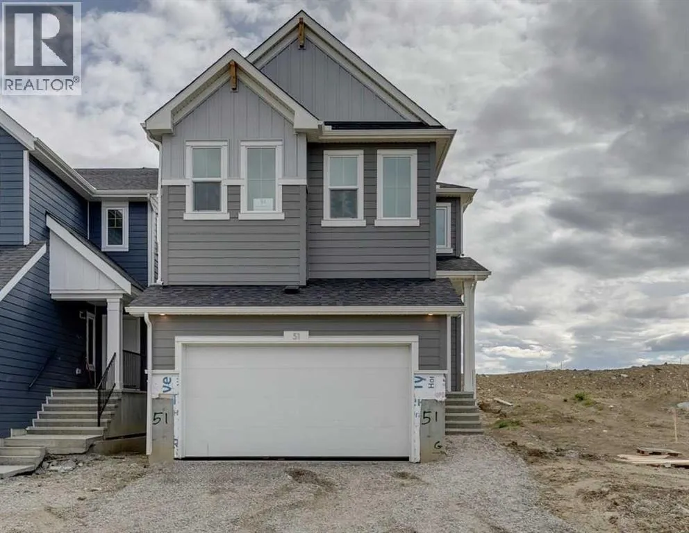 House for rent: 51 Versant Way Sw, Calgary, Alberta T2Y 0Y9