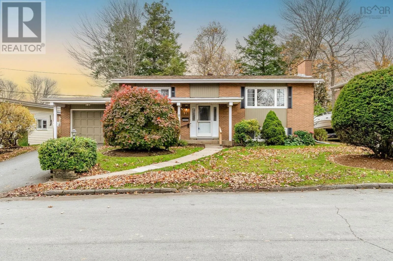 House for rent: 51 Woodward Crescent, Halifax, Nova Scotia B3M 1J6