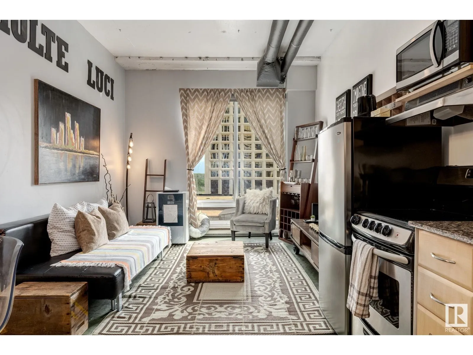 Apartment for rent: #510 10024 Jasper Av Nw, Edmonton, Alberta T5J 1R9