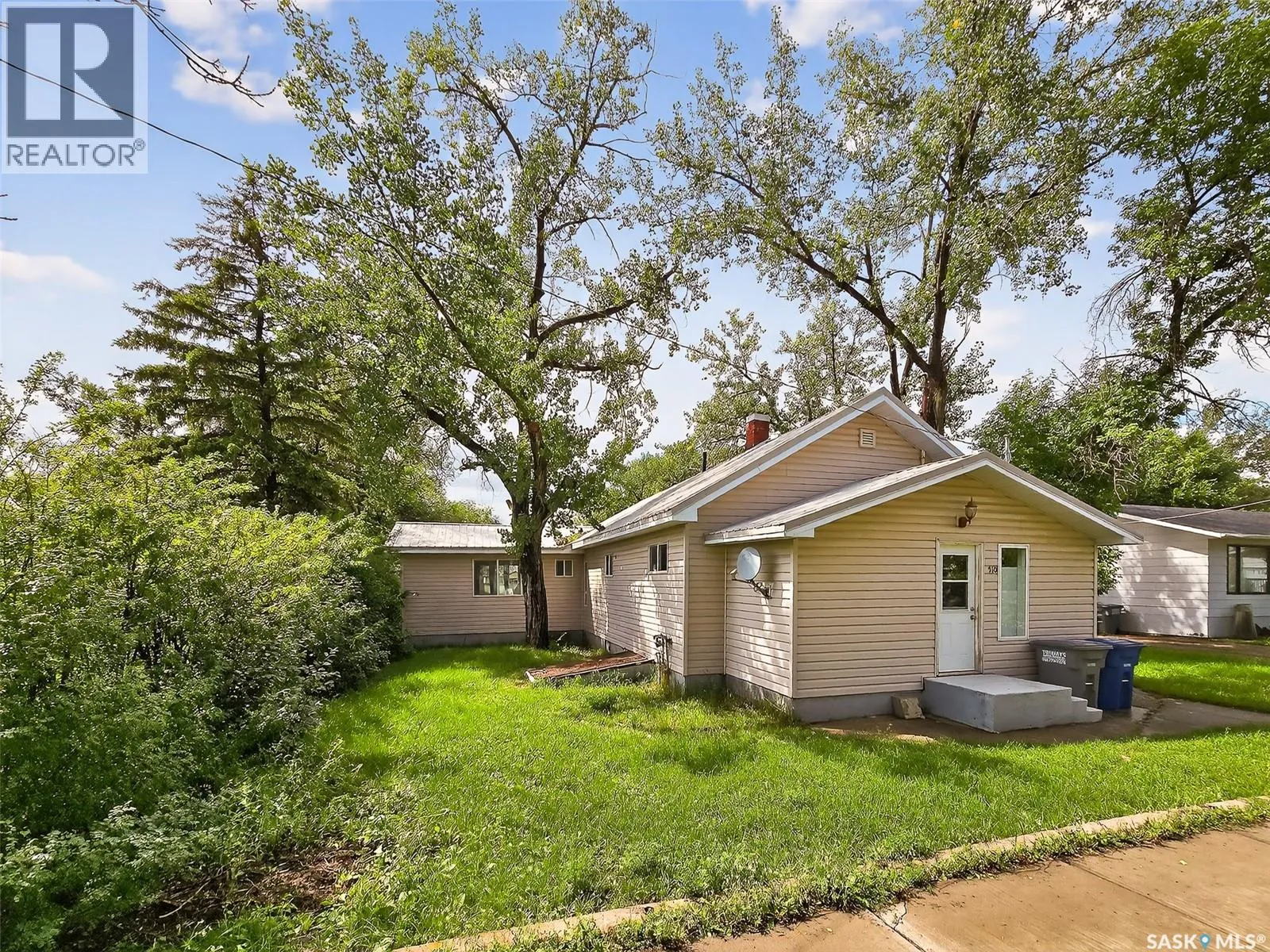 House for rent: 510 5th Street, Chaplin, Saskatchewan S0H 0V0