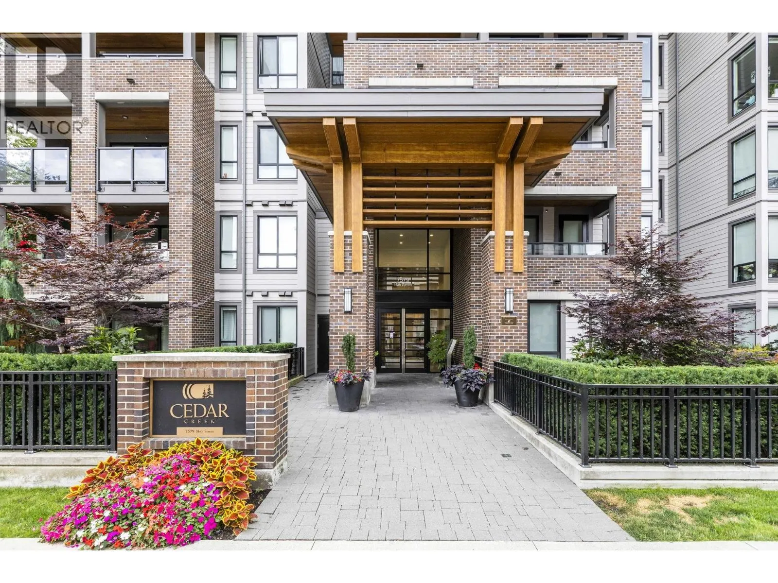 Apartment for rent: 510 7579 16th Street, Burnaby, British Columbia V3N 0H7