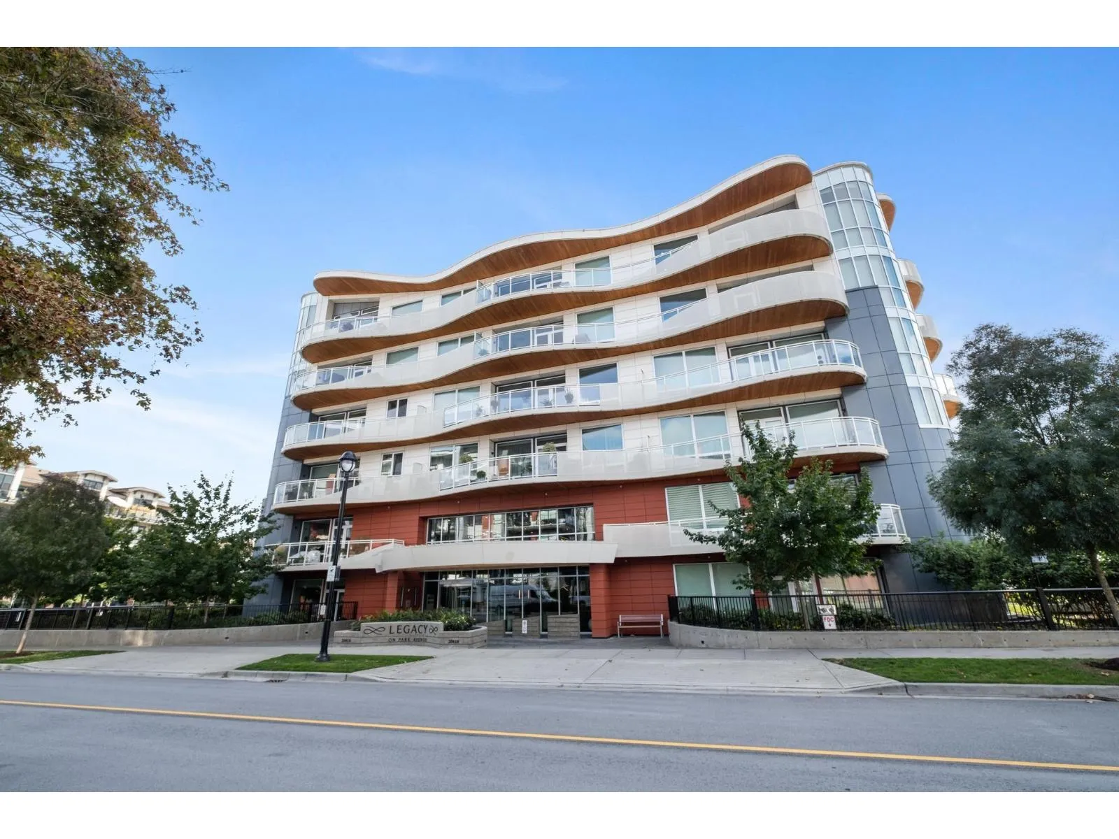 Apartment for rent: 511 20416 Park Avenue, Langley, British Columbia V3A 0N2