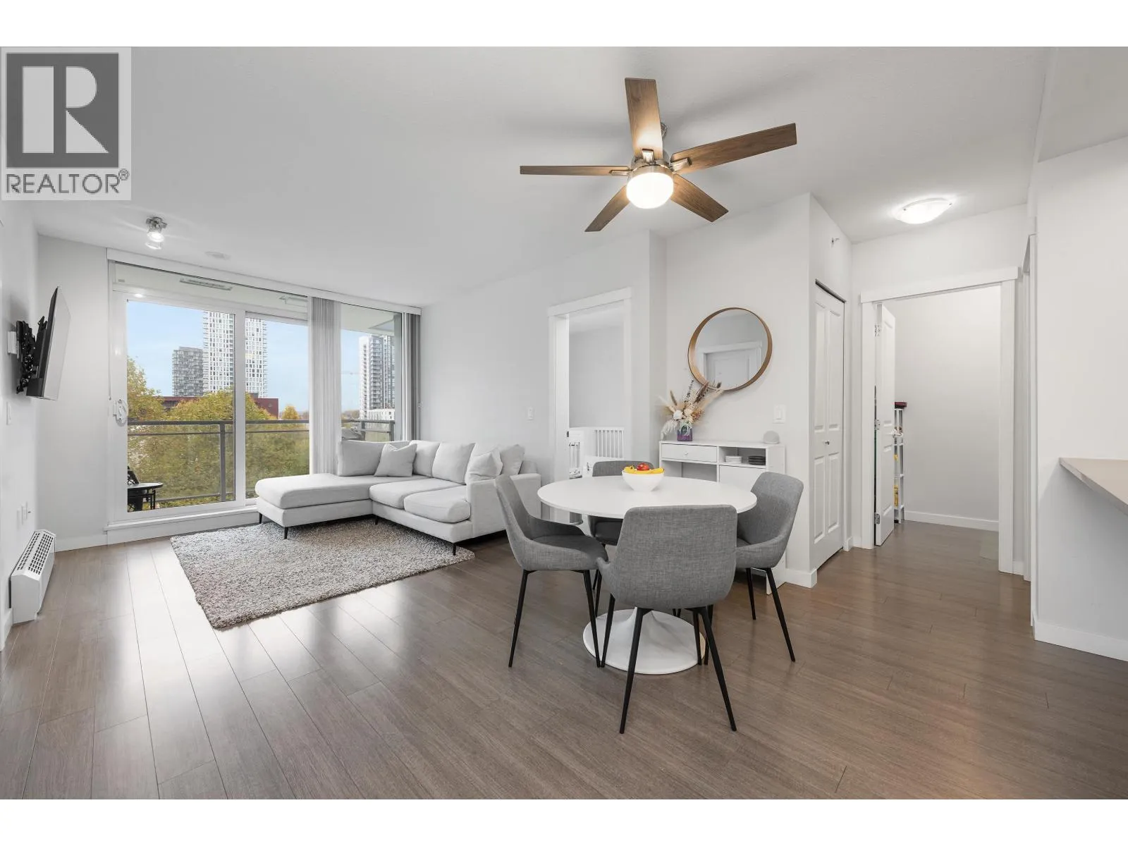 Apartment for rent: 511 3281 E Kent Avenue North Avenue, Vancouver, British Columbia V5S 0C4