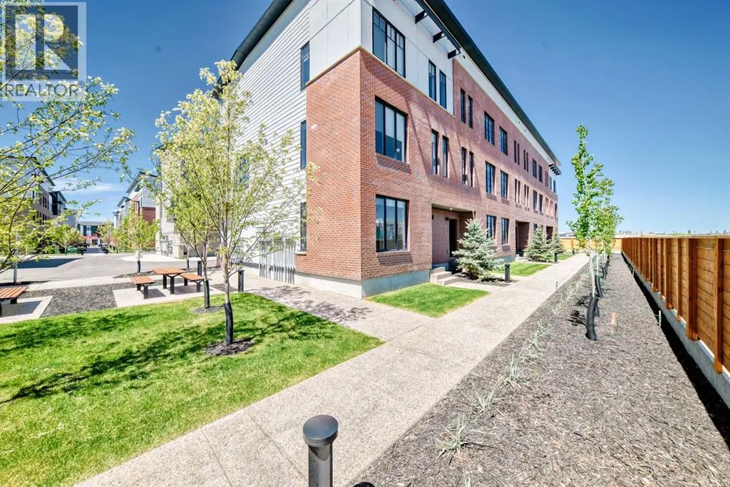 Row / Townhouse for rent: 512, 8155 8 Avenue Sw, Calgary, Alberta T3H 6B1