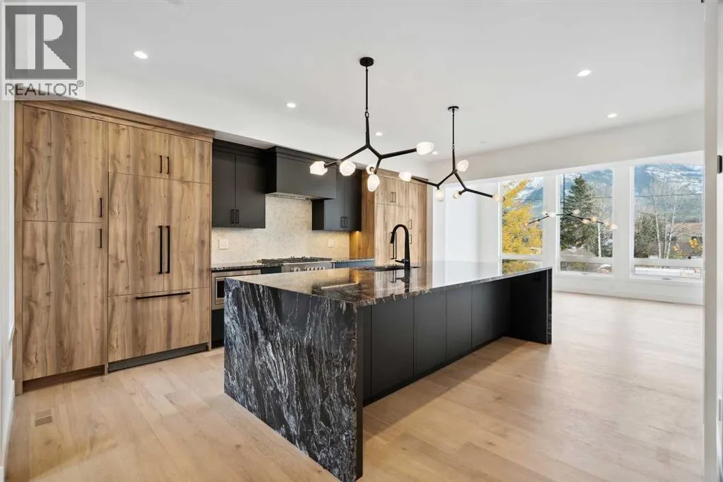 Duplex for rent: 512 8th Avenue, Canmore, Alberta T1W 2E3