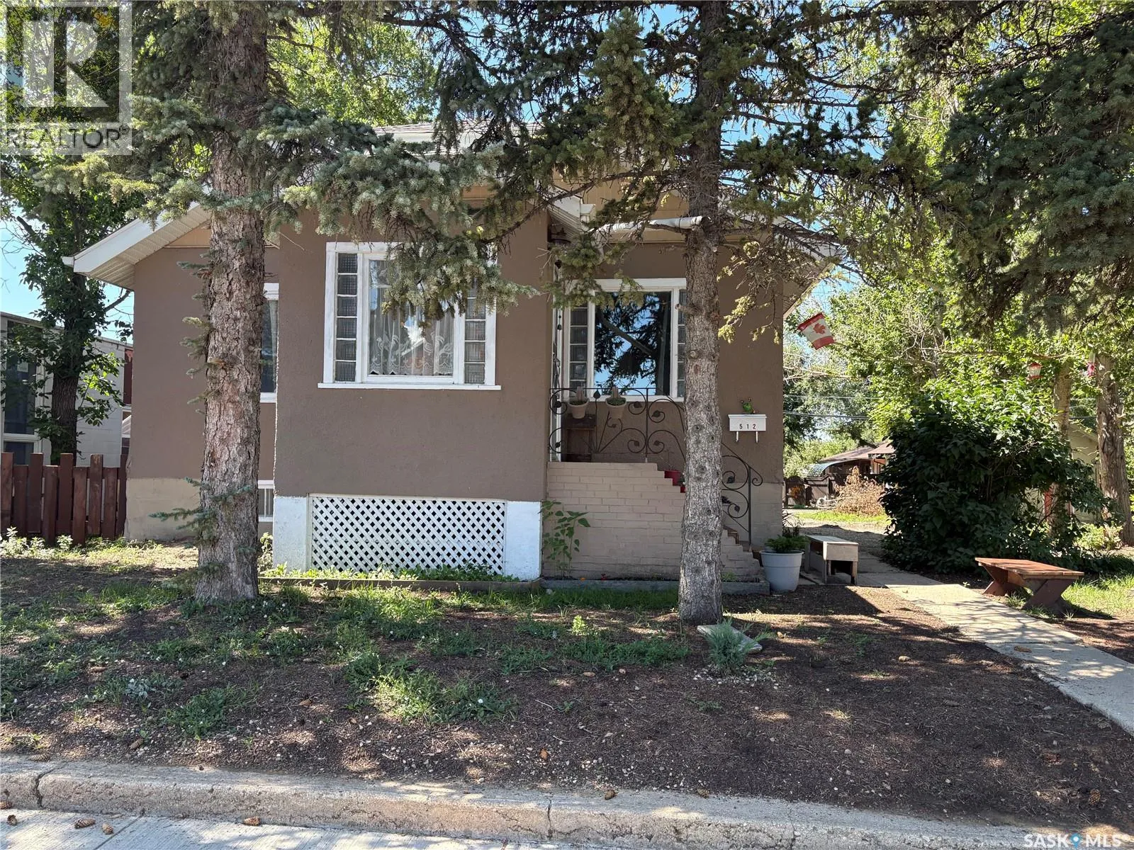 House for rent: 512 Centre Street, Assiniboia, Saskatchewan S0H 0B0