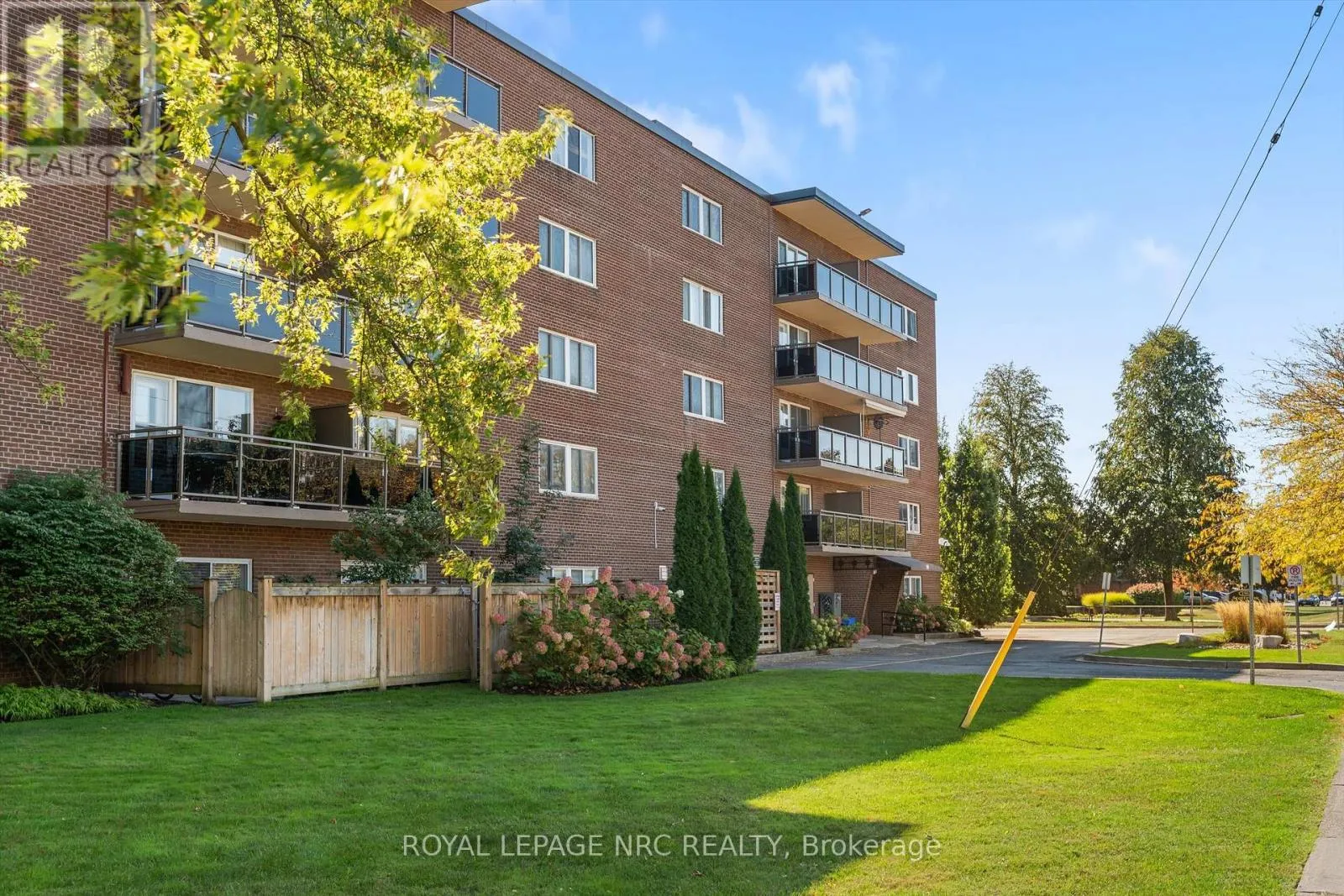 Apartment for rent: 513 - 196 Scott Street, St. Catharines, Ontario L2N 5T2