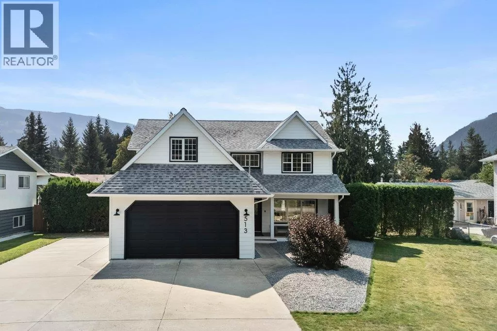 House for rent: 513 Pine Street, Sicamous, British Columbia V0E 2V0