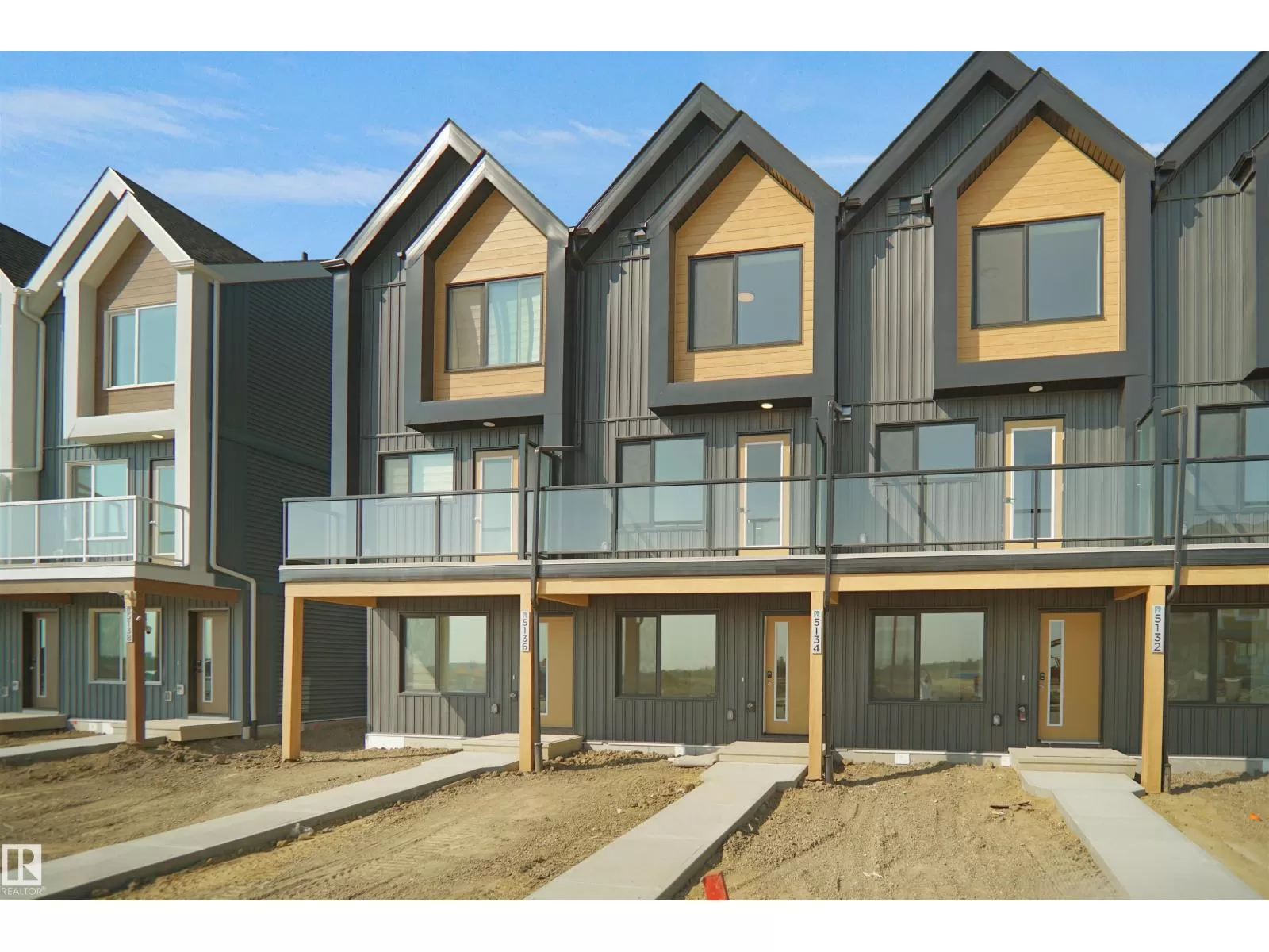 Row / Townhouse for rent: 5134 River's Edge Wy Nw, Edmonton, Alberta T6M 3B5