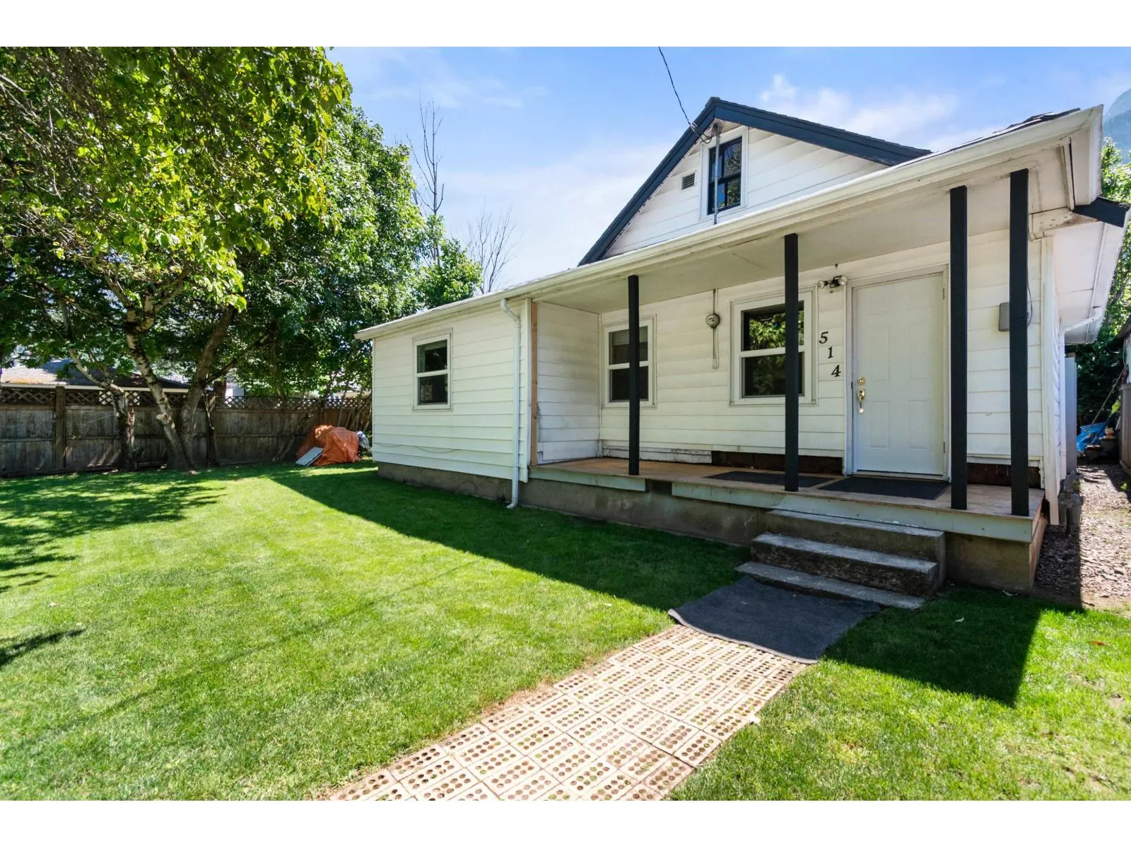 514 Commission Street|hope, Hope, British Columbia V0X 1L0