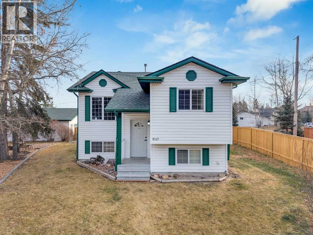 House for rent: 5147 52 Street, Caroline, Alberta T0M 0M0