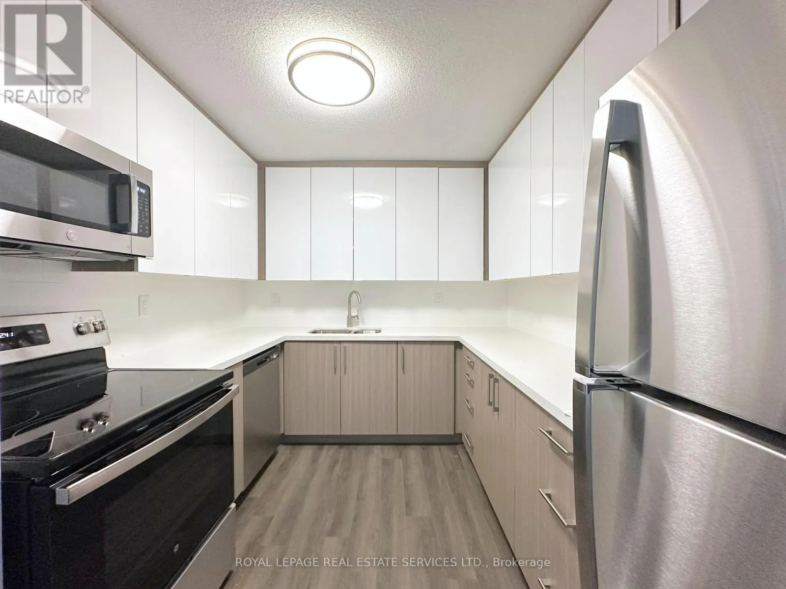 Other for rent: 517 - 2575 Danforth Avenue, Toronto, Ontario M4C 1L5