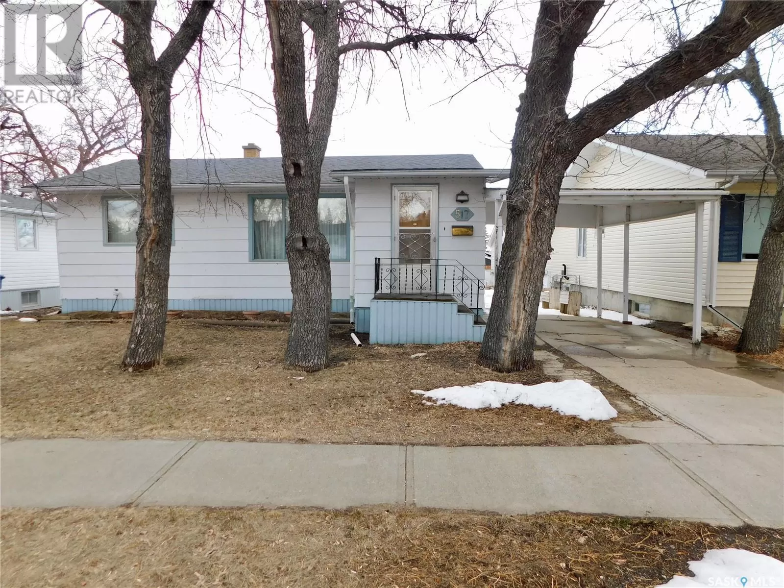 House for rent: 517 3rd Avenue E, Assiniboia, Saskatchewan S0H 0B0