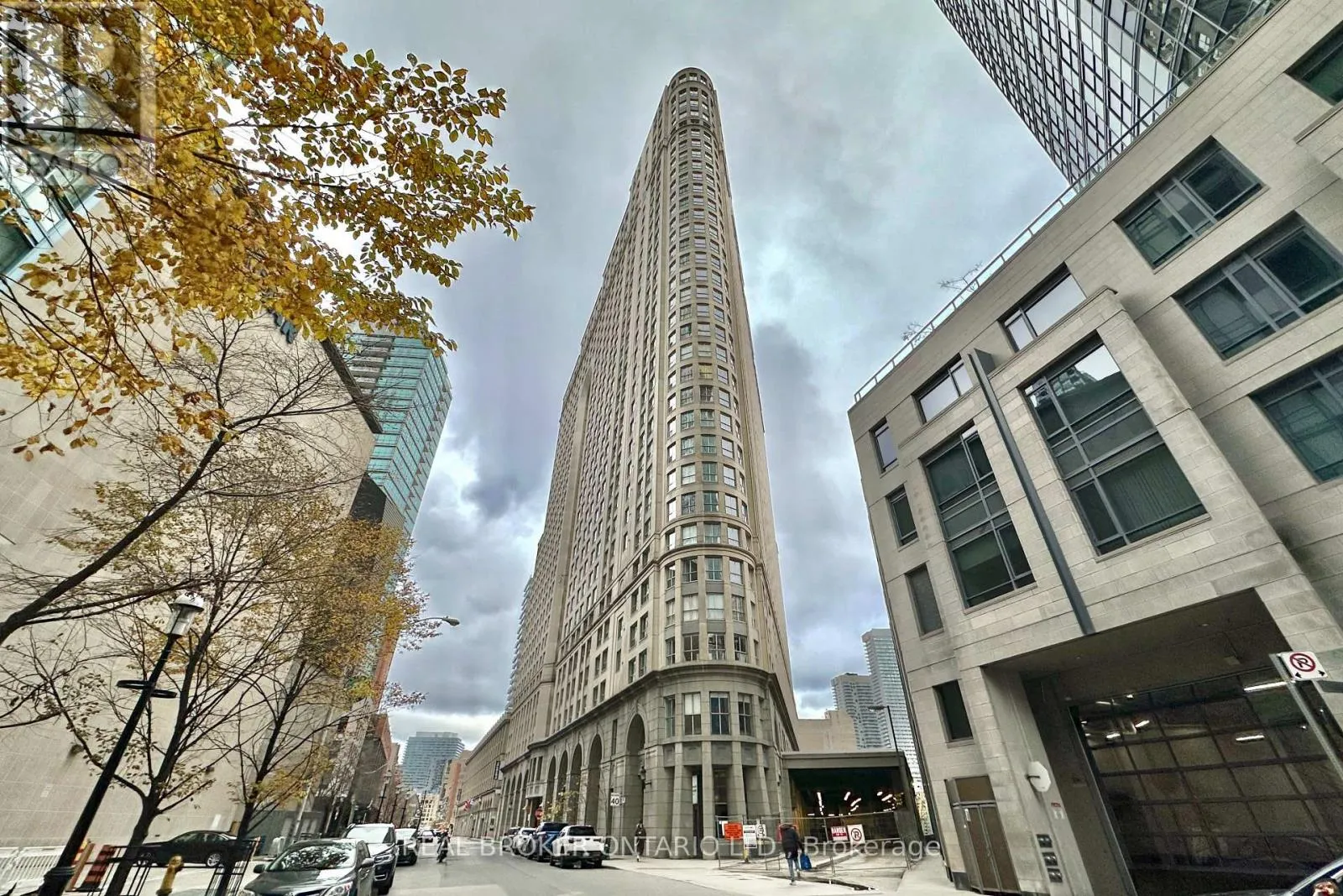 Apartment for rent: 518 - 25 The Esplanade, Toronto, Ontario M5E 1W5