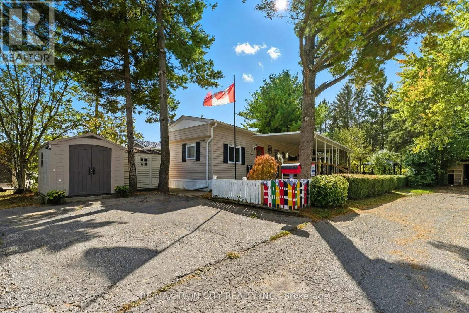 Mobile Home for rent: 518 - 673 Brant Waterloo Road, North Dumfries, Ontario N0B 1E0