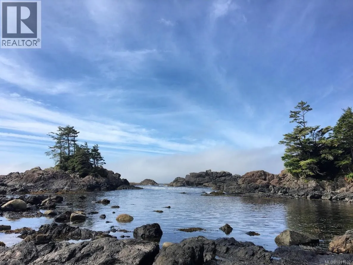 518 Marine Dr, Ucluelet, British Columbia V0R 3A0