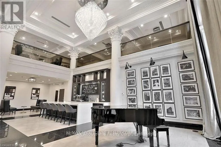 Apartment for rent: 519 - 118 King Street E, Hamilton, Ontario L8N 1A8