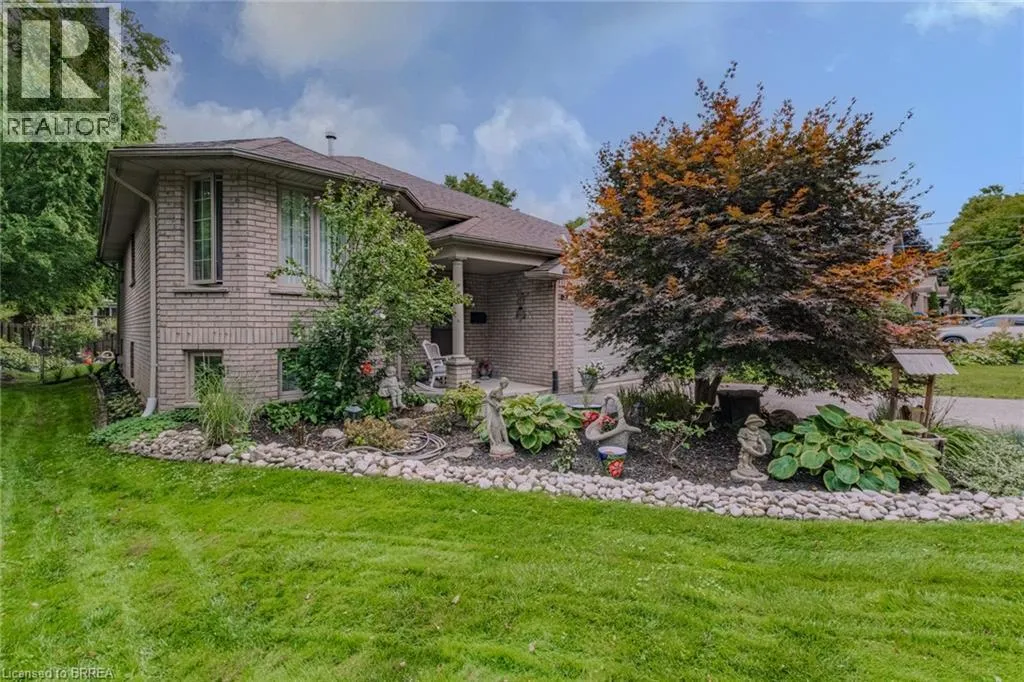 House for rent: 52 Amelia Street, Paris, Ontario N3L 1Z6