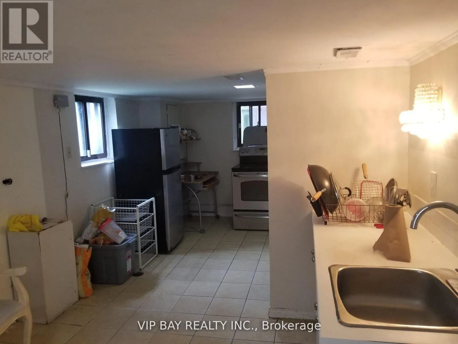 House for rent: 52 Athabaska Avenue, Toronto, Ontario M2M 2T9