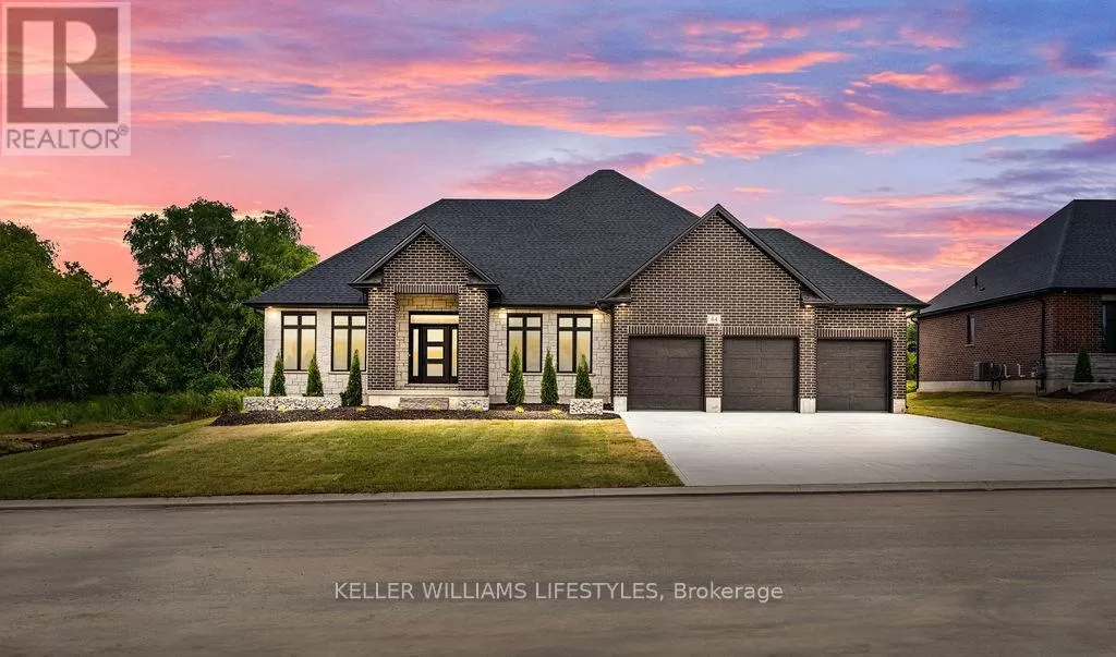 House for rent: 52 East Glen Drive, Lambton Shores, Ontario N0M 1B0