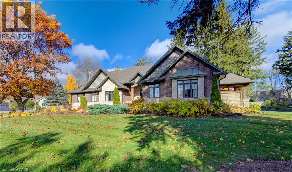 House for rent: 52 Edgehill Drive, Kitchener, Ontario N2P 2C6