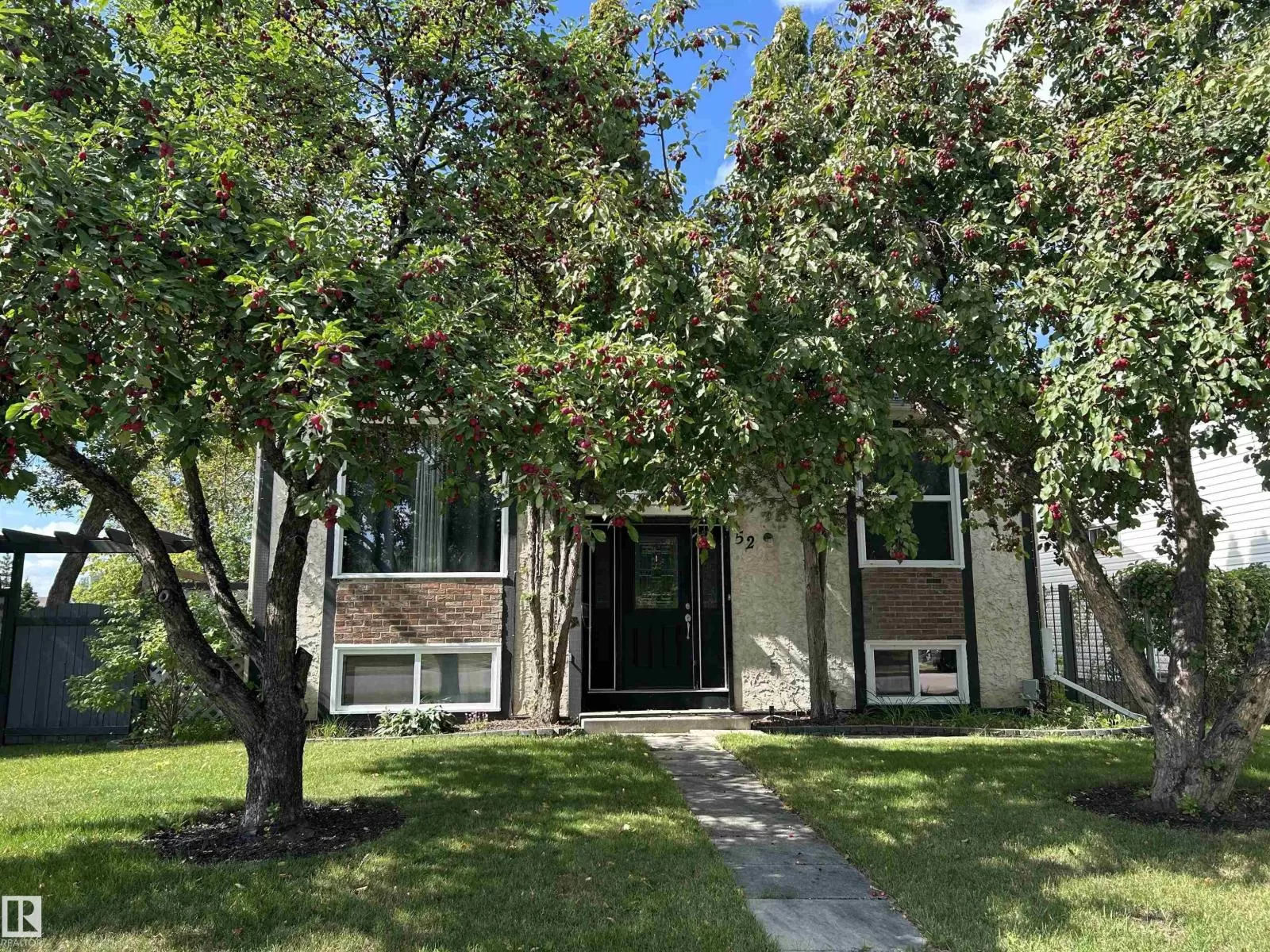 House for rent: 52 Greystone Dr, Spruce Grove, Alberta T7X 1X2