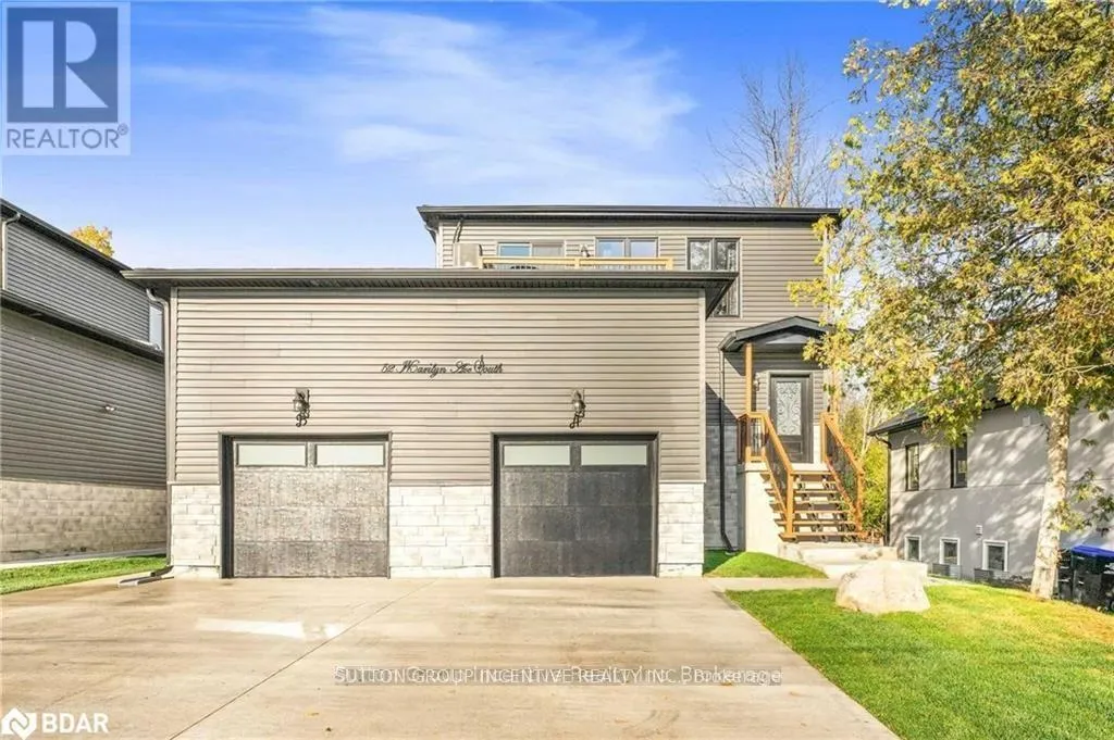 Triplex for rent: 52 Marilyn Avenue S, Wasaga Beach, Ontario L9Z 2Y1