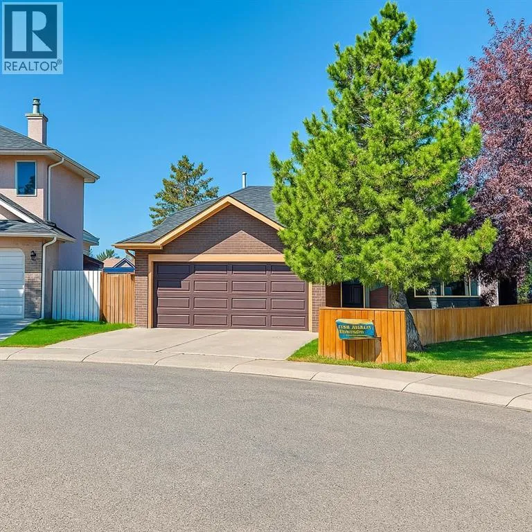 House for rent: 52 Martinglen Place Ne, Calgary, Alberta T3J 3J1