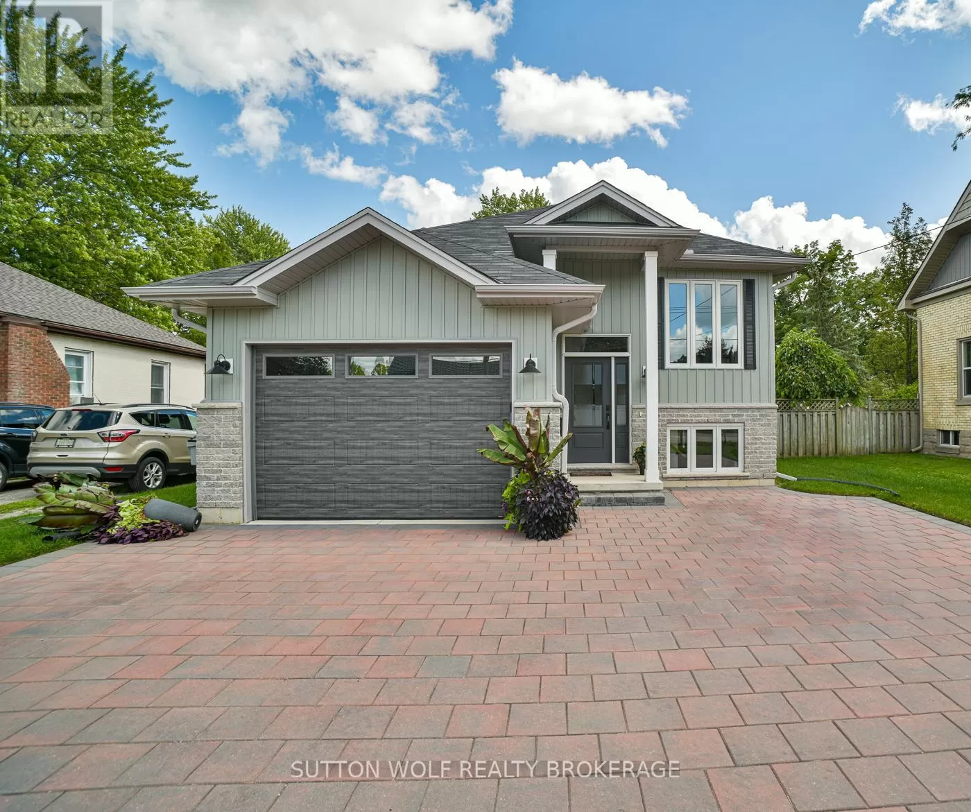 House for rent: 52 Metcalfe Street E, Strathroy-Caradoc, Ontario N7G 1P1