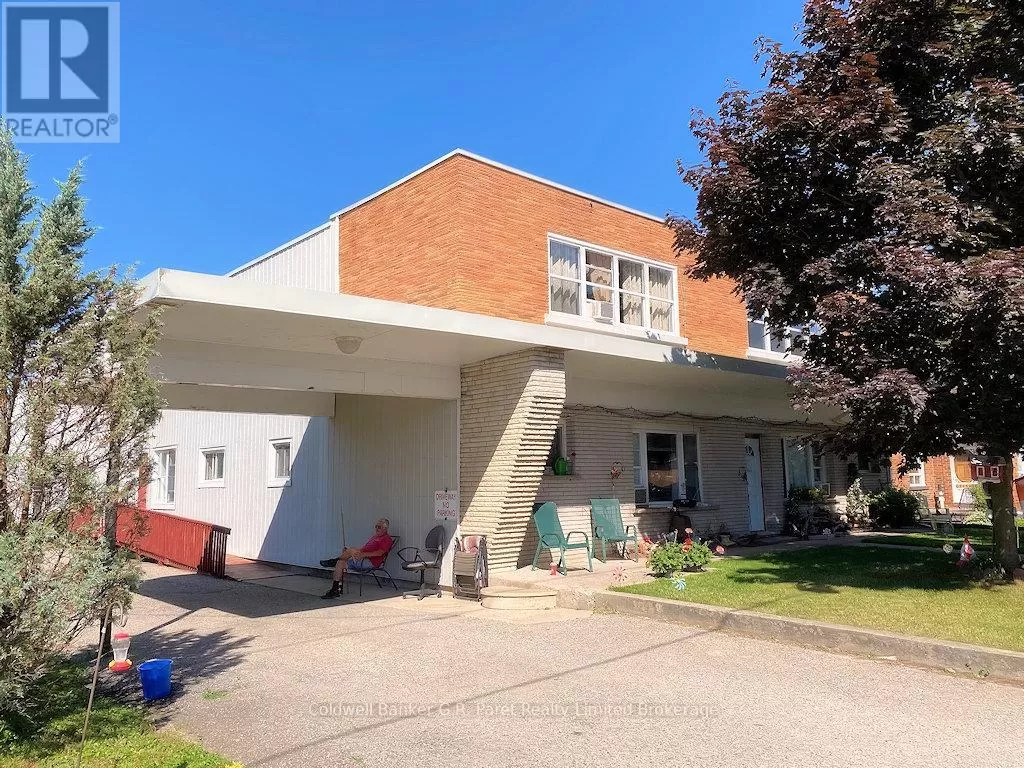 Other for rent: 52 Queen Street, Norfolk, Ontario N0E 1G0