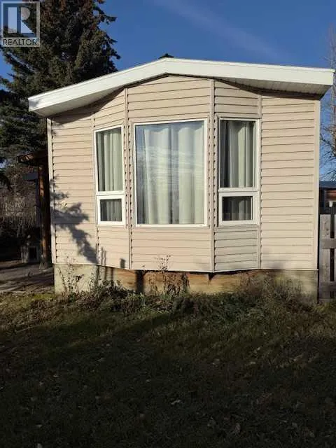 Mobile Home for rent: 52 Riverside Trailer Court, Whitecourt, Alberta T7S 1G6