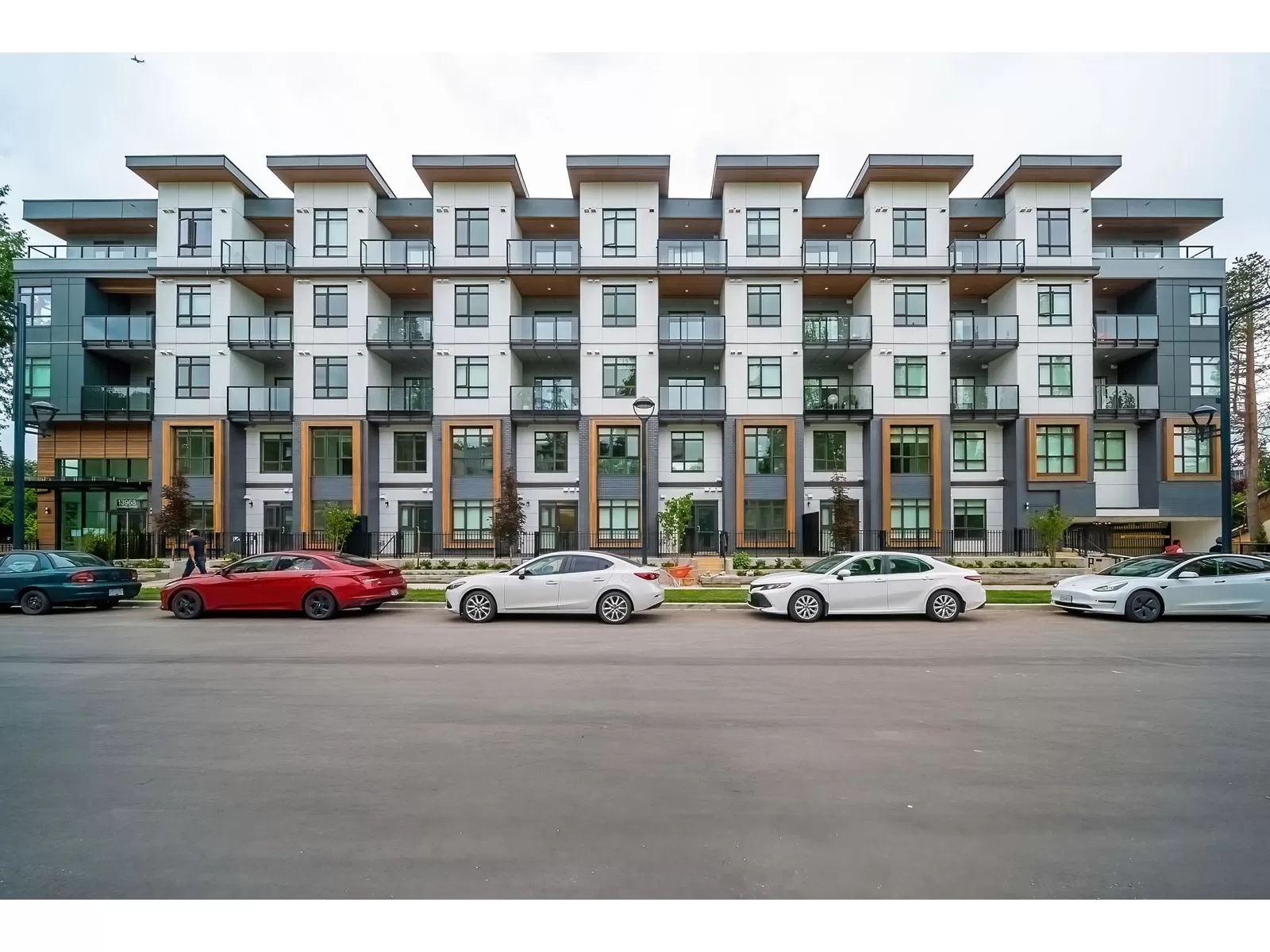 Apartment for rent: 520 13968 Laurel Drive, Surrey, British Columbia V3T 0S9