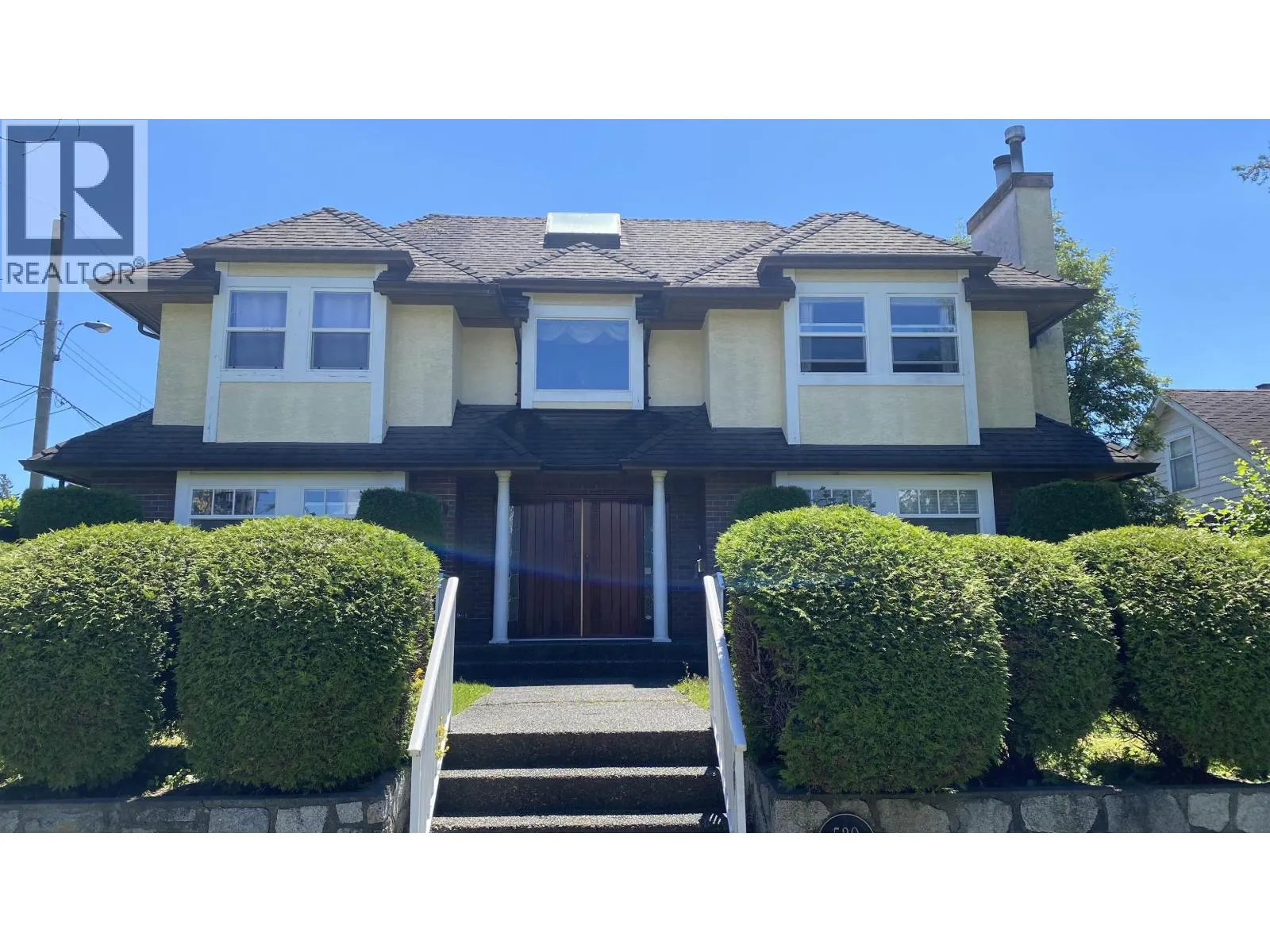 House for rent: 520 W 26th Avenue, Vancouver, British Columbia V5Z 2E3