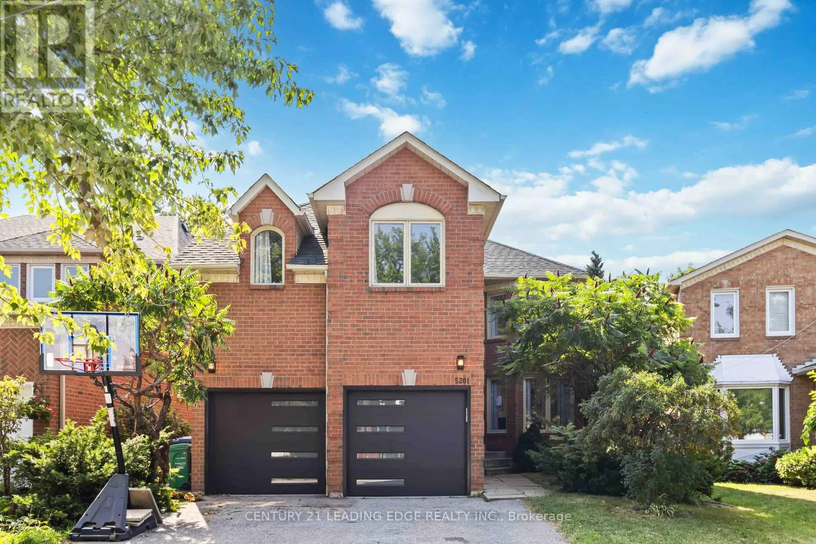 House for rent: 5201 Champlain Trail, Mississauga, Ontario L5R 3B1