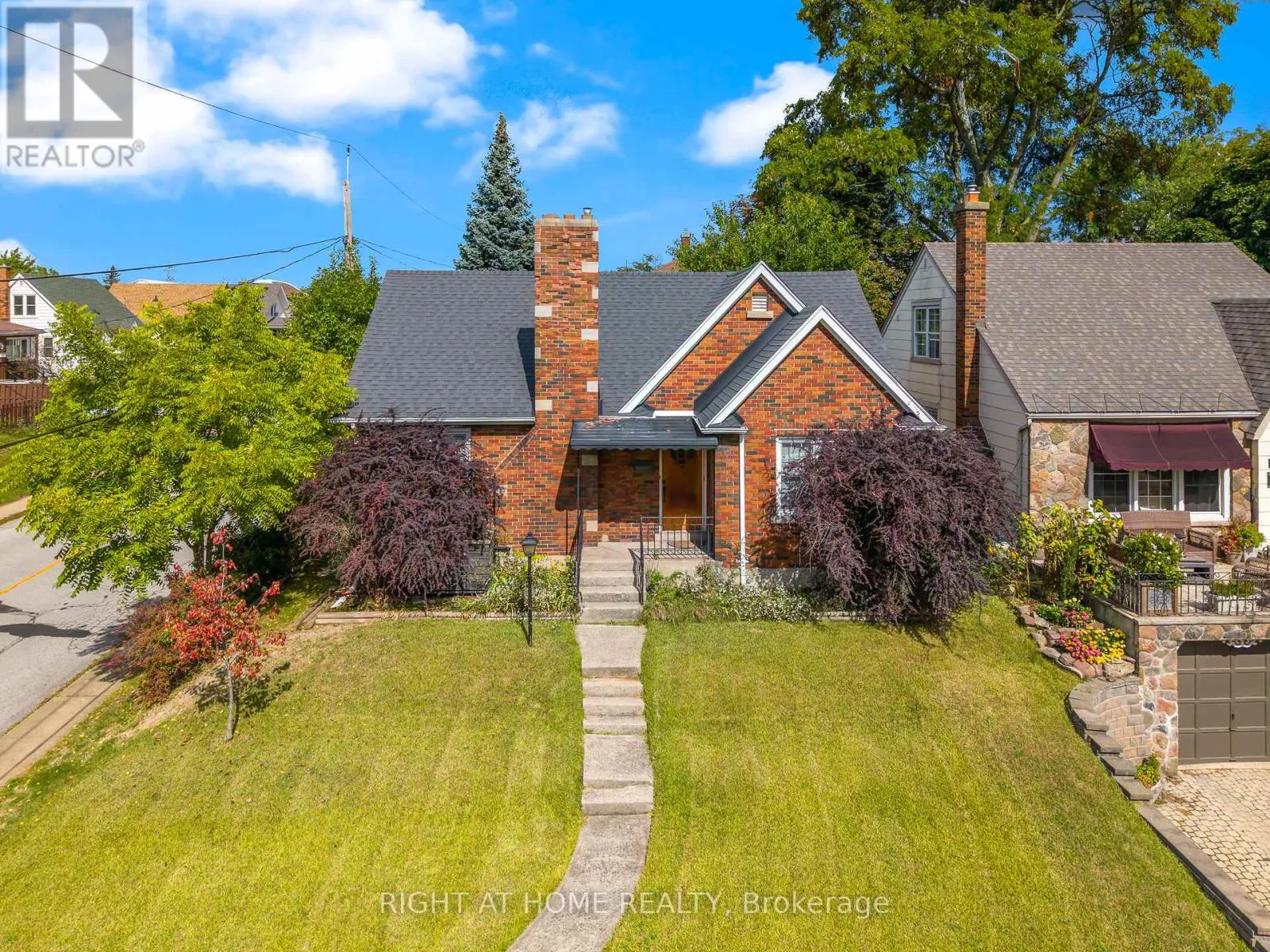 House for rent: 5201 Valley Way, Niagara Falls, Ontario L2E 1X3