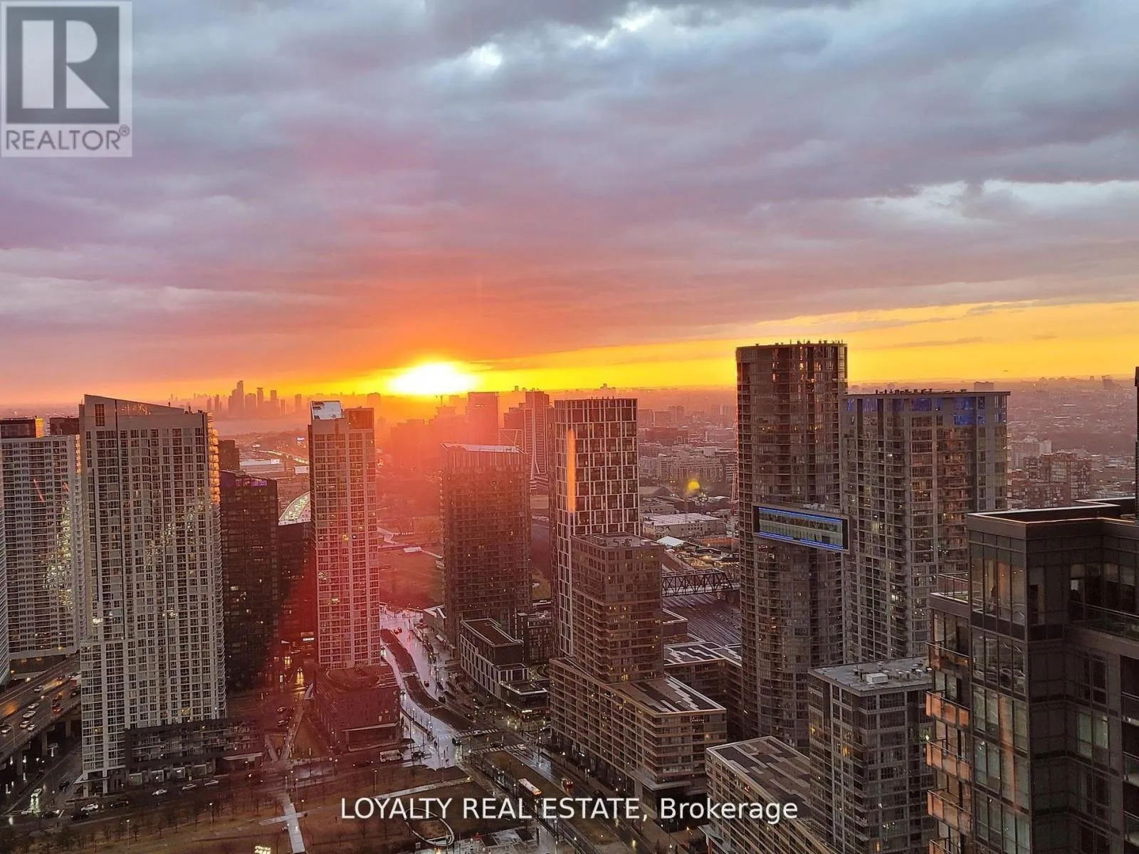 Apartment for rent: 5203 - 11 Brunel Court, Toronto, Ontario M5V 3Y3