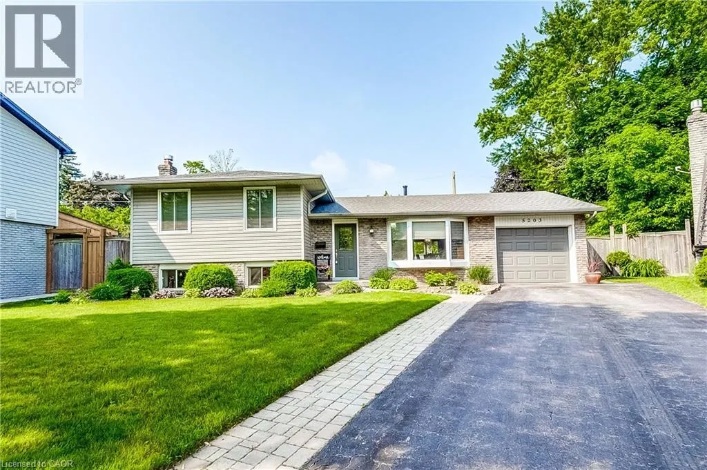 House for rent: 5203 Broughton Crescent, Burlington, Ontario L7L 3C1