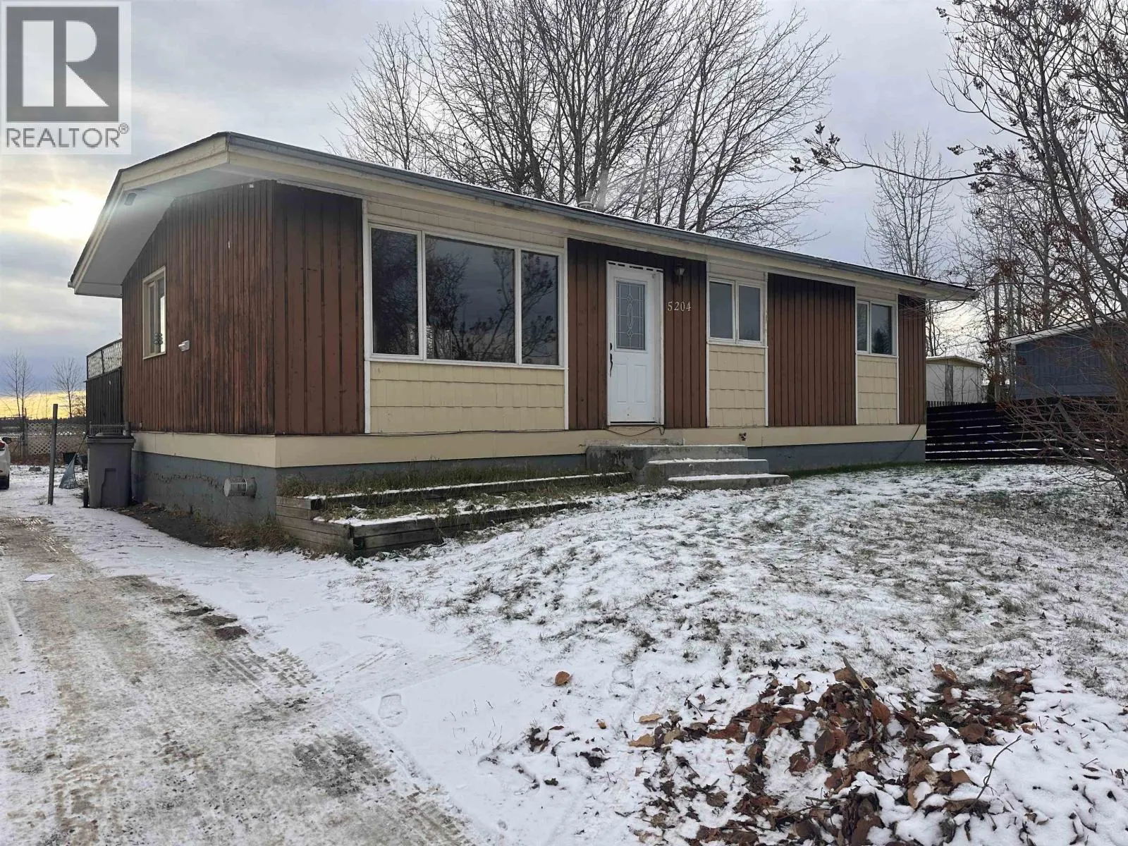 House for rent: 5204 Tamarack Crescent, Fort Nelson, British Columbia V0C 1R0