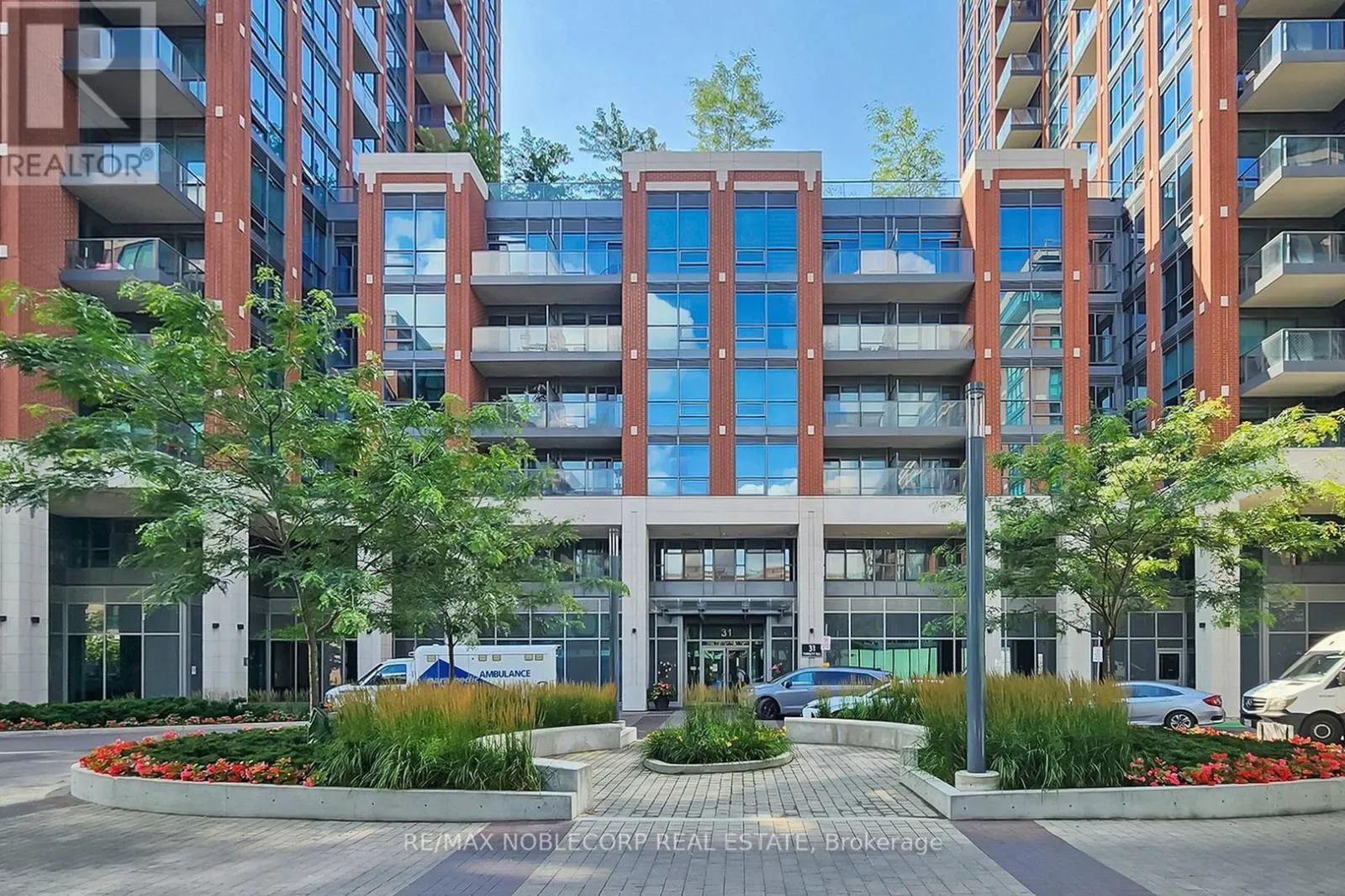 Apartment for rent: 521 - 31 Tippett Road, Toronto, Ontario M3H 0C8